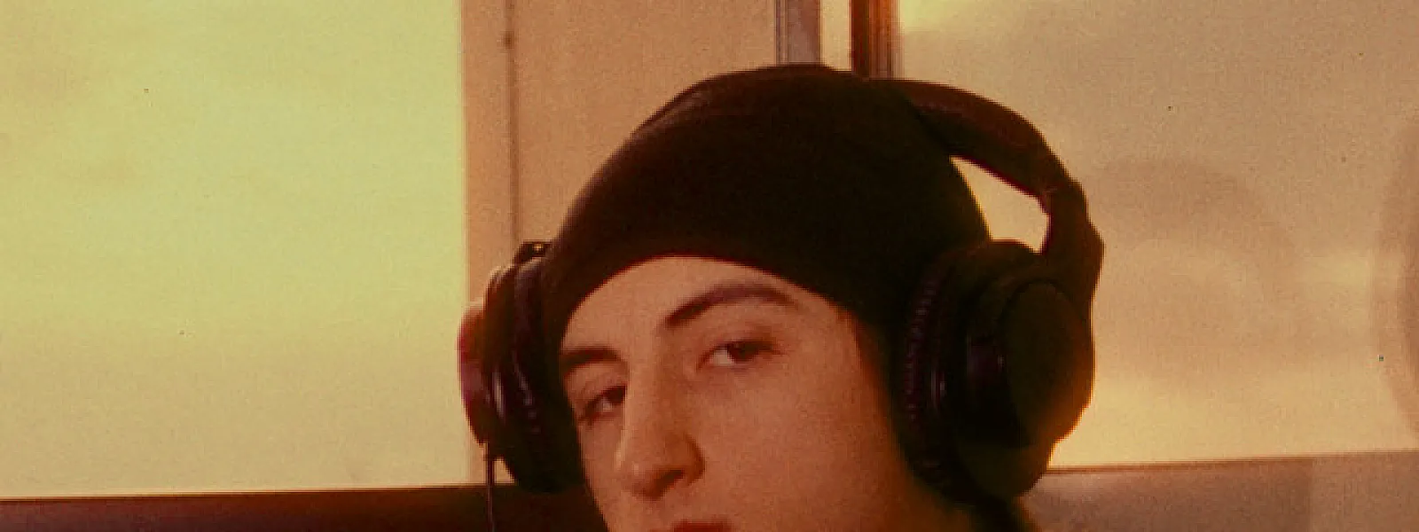H JeuneCrack