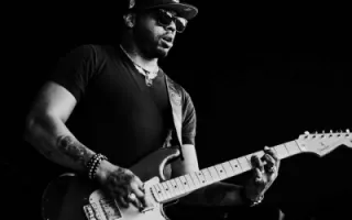 Ayron Jones