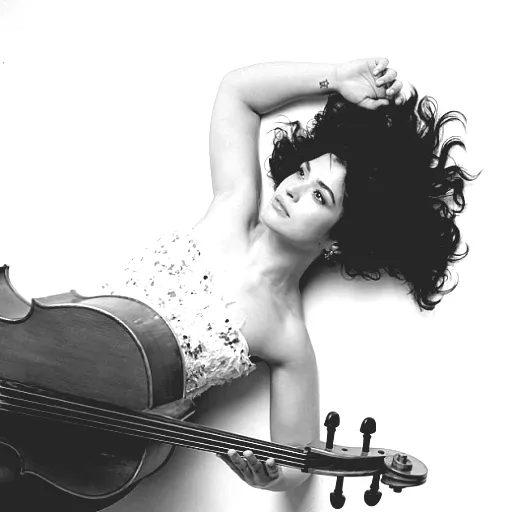 Ana Carla Maza