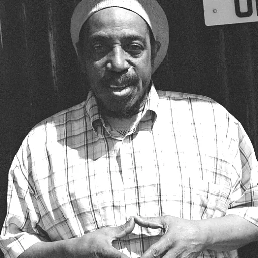 Earl Sixteen