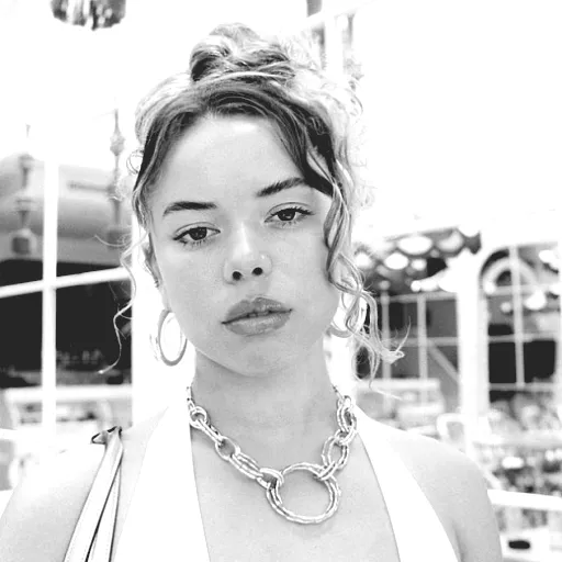 Nilüfer Yanya