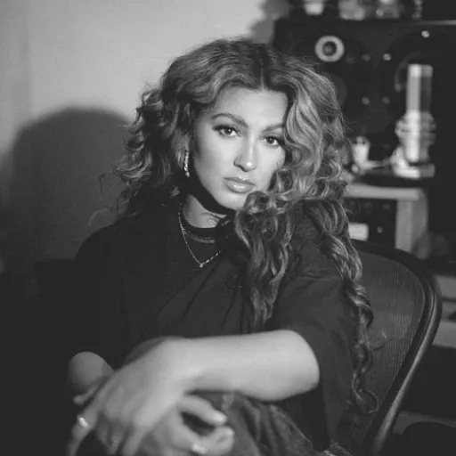 Tori Kelly