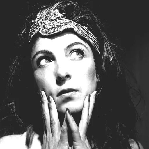 Eve Dahan